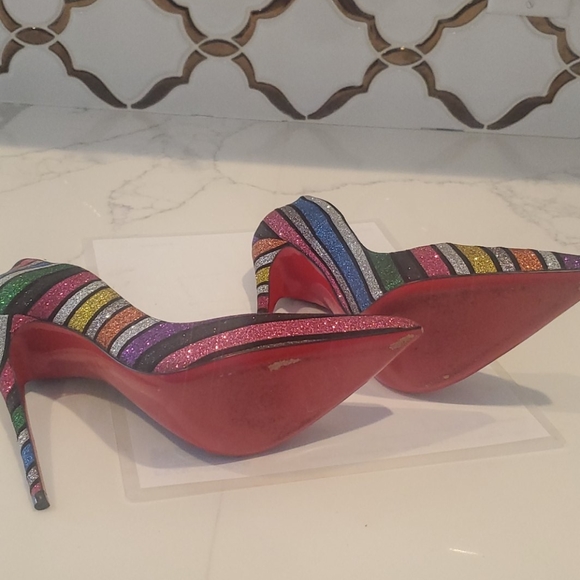 SOLD SOLD SOLD ON MERCARI - Picture 6 of 8